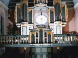 Oberlinger Orgel in der ev. Kirche